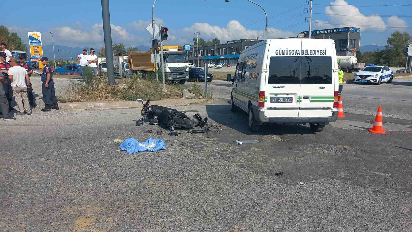 Düzce’de motosiklet hafriyat kamyonunun altına girdi: 1 ölü, 1 yaralı