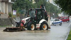 Ordu’da sağanak hayatı olumsuz etkiledi: Yol ulaşıma kapandı