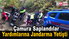 Çamura saplanan motosikletlinin yardımına jandarma yetişti